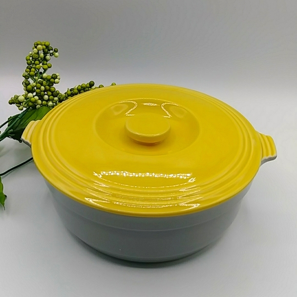 1940-50s General Electric 2 QT Refrigerators Hall Ovenware W Lid. - Picture 13 of 14